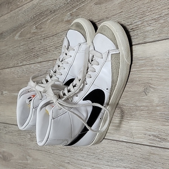 Nike Blazer Mid '77 Size 6 1/2 White with Black Trim - Picture 1 of 12